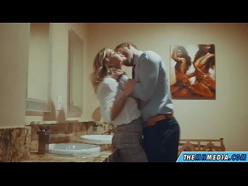 ❤️ Quando uma loira peituda o seduz numa casa de banho pública ️ Porno real em pt.vegasservice.ru ❌️❤